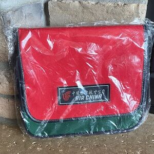 Rare Air China NIB Travel Bag from the 1970s shoulder strap red, green & blue